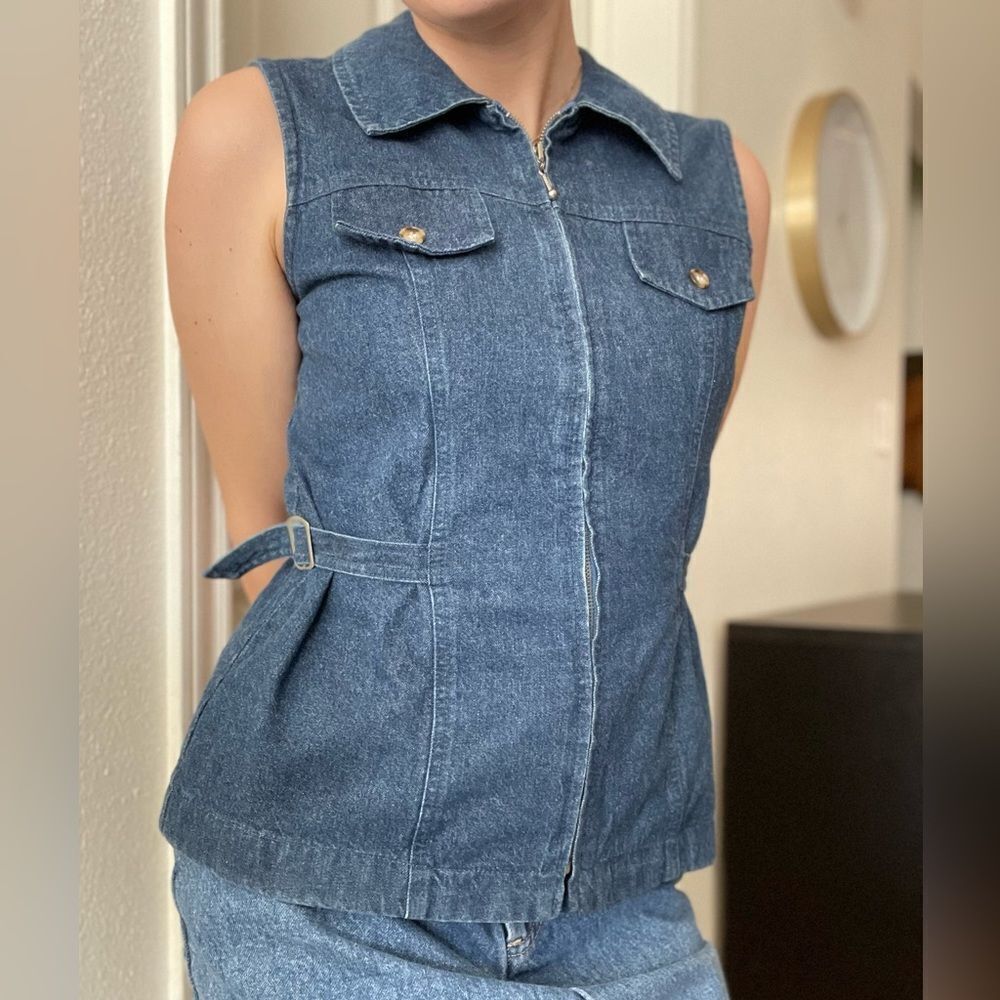 Vintage Denim Sleeveless Denim Zip‎ Up Vest Size Medium Front Pockets Waist Coat